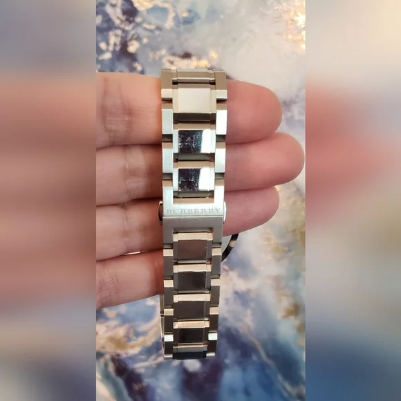 Burberry Stainless Steel Watch BU9000, EUC! Beautiful. - Picture 10 of 11